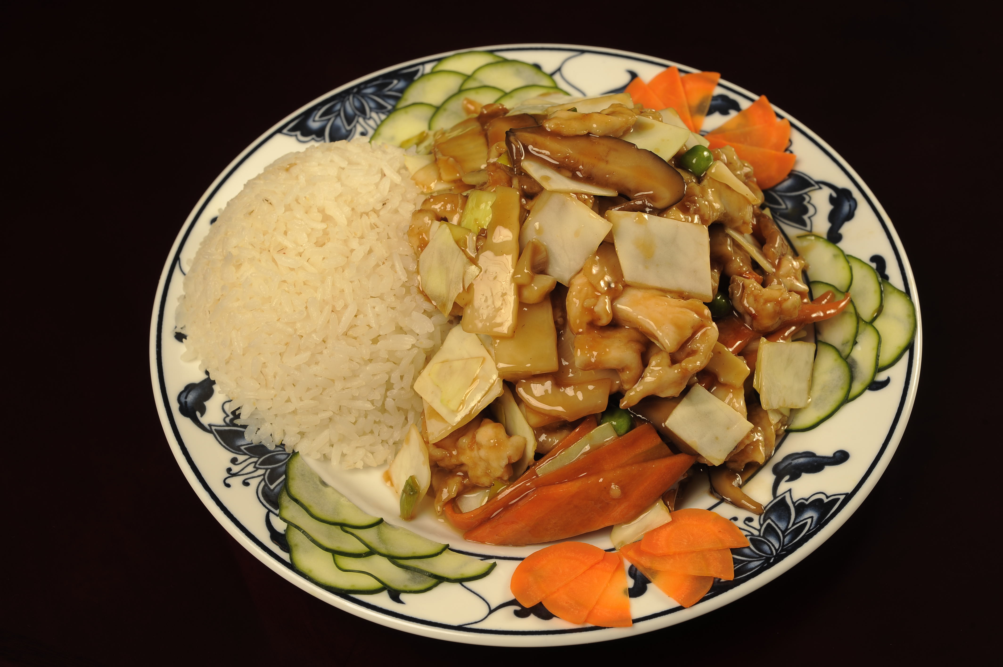 A4. Kura s bambus. výhonkami a hubami -  Chicken with bambooshoots and mushrooms